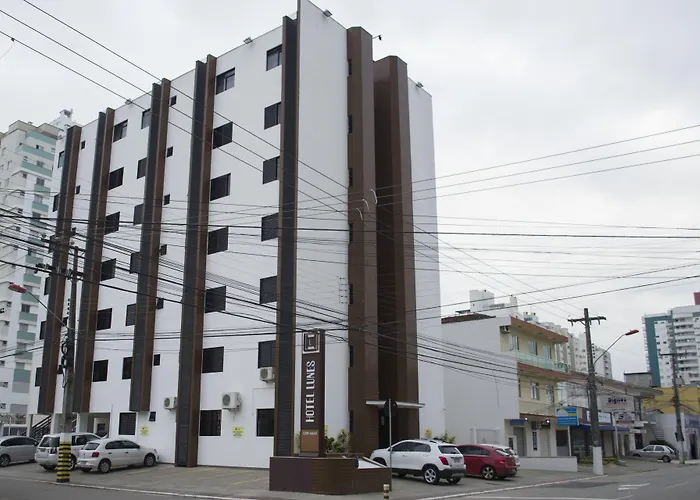 Hotel Lunes Sao Jose 