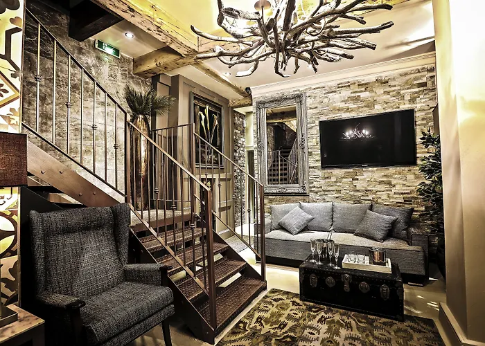 The Cow Hollow Hotel