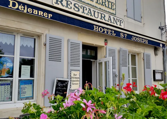 Logis Hotel Saint-Joseph Sancoins
