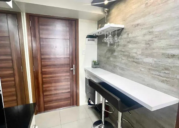 Horizons 101 Condominium
