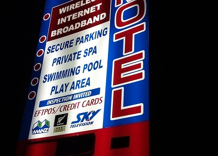 Redwood Lodge Motel
