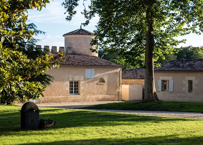 Chateau Lafaurie-Peyraguey Hotel & Restaurant Lalique
