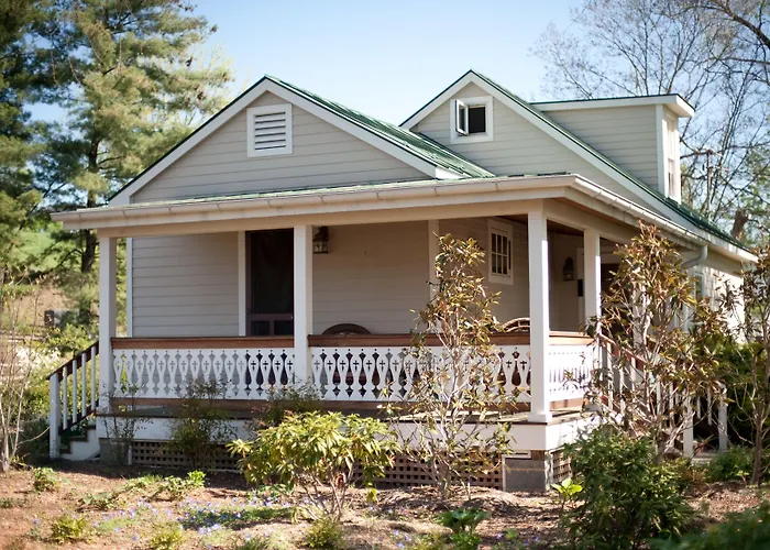 Hopkins Ordinary Bed, Breakfast And Ale Works