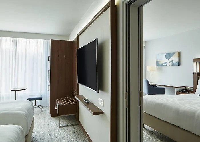 Courtyard By Marriott Luton Airport Hotel