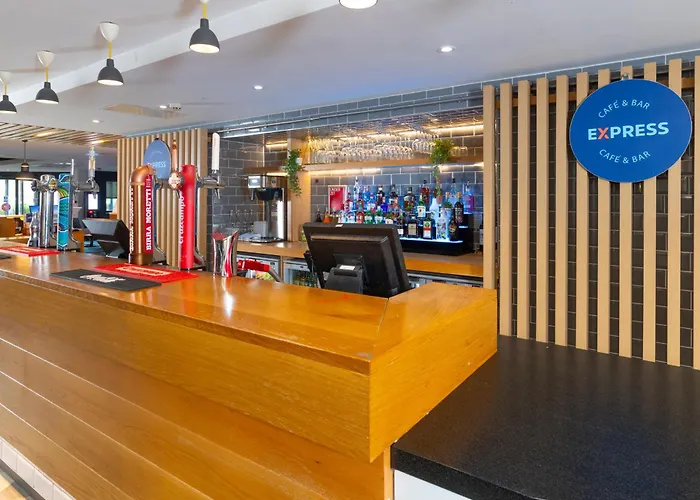 Holiday Inn Express Birmingham Airport Nec By Ihg