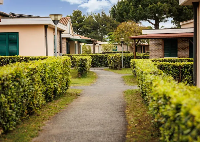 Villaggio Turistico La Cecinella