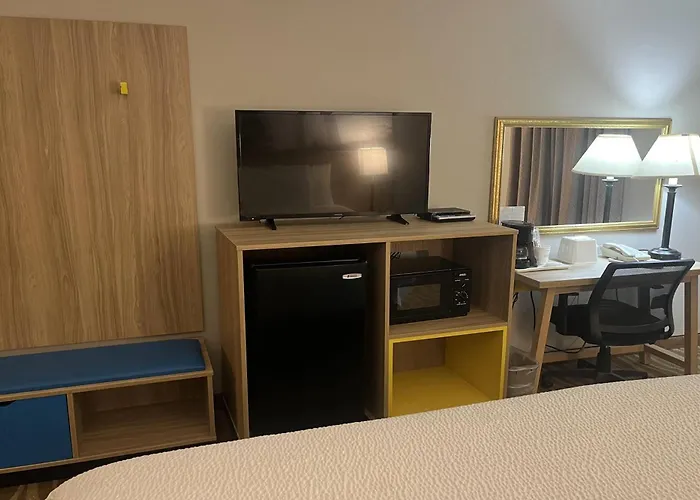 Days Inn & Suites By Wyndham Cuba