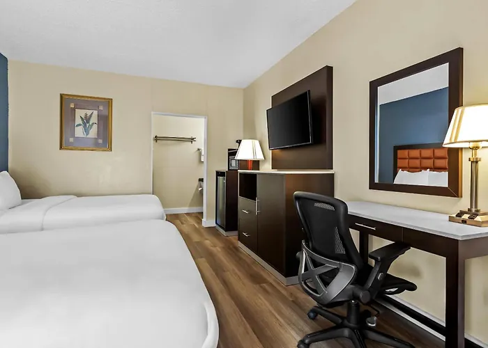 Quality Inn Tampa Airport - Cruise Port