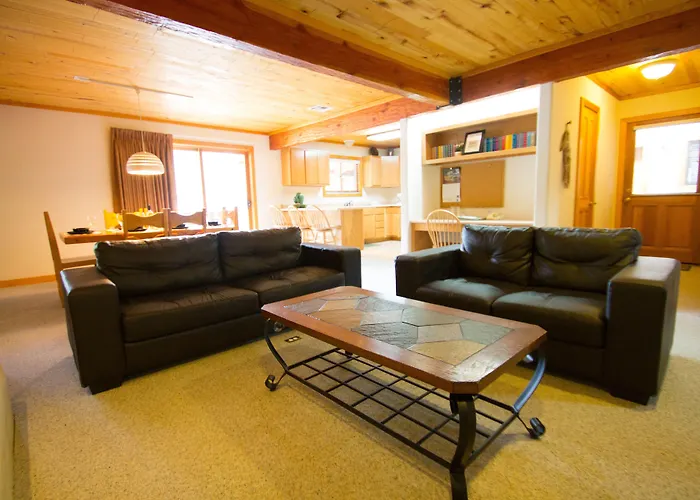 Sitzmark Sports Lodge Red River