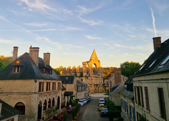 Hotel De L'Abbaye De Longpont