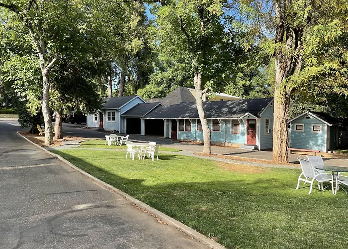 Piety Hill Cottages