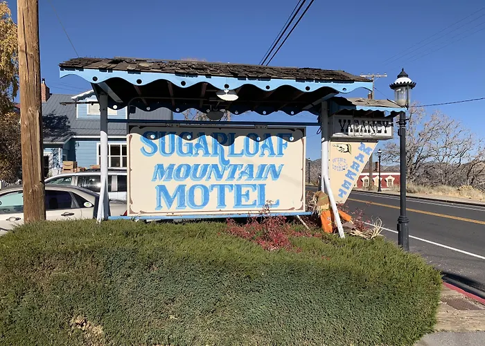 Sugarloaf Mountain Motel
