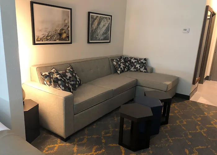 Best Western Plus Isanti