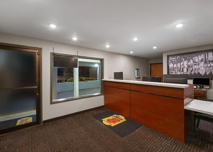 Super 8 By Wyndham Fort Bragg