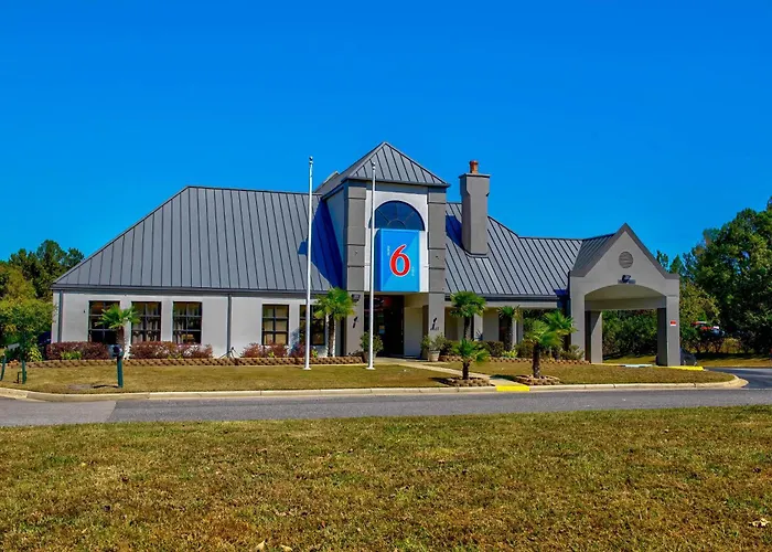 Motel 6 , Al - Medical Center - Inverness Hwy 280