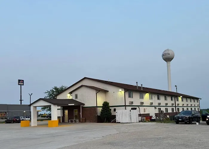 Super 8 By Wyndham Mendota I-39 Hotel
