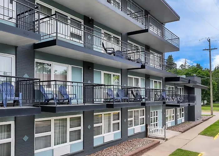 Clarion Pointe Rhinelander Downtown Hotel