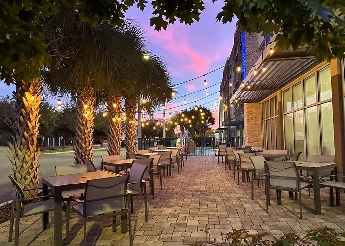 Holiday Inn Express & Suites - Orlando - Southeast By Ihg