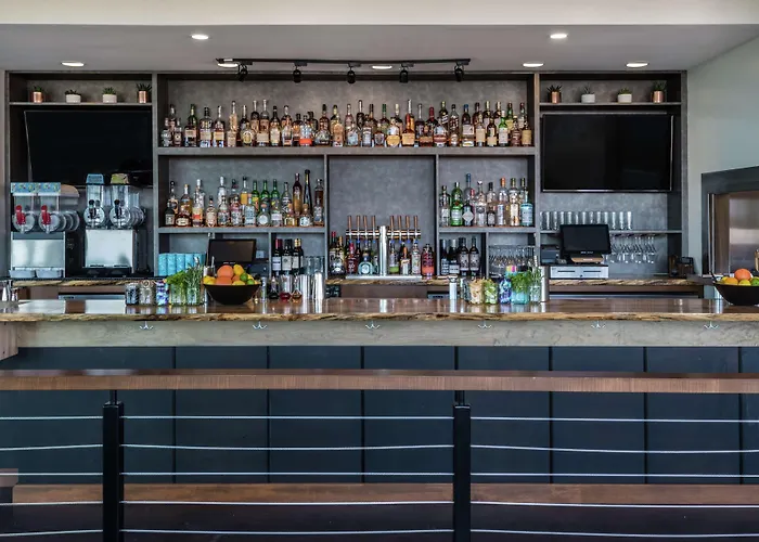 Hampton Inn & Suites Fort Wayne Downtown