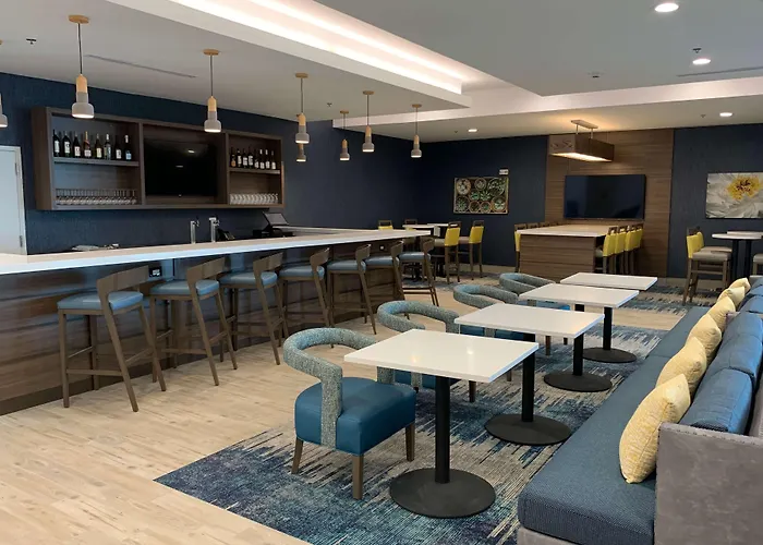 La Quinta Inn & Suites By Wyndham Round Rock Near Kalahari