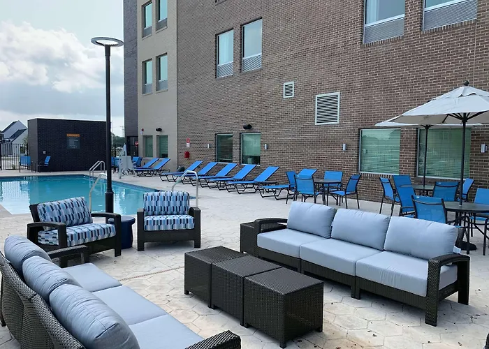 La Quinta Inn & Suites By Wyndham Round Rock Near Kalahari