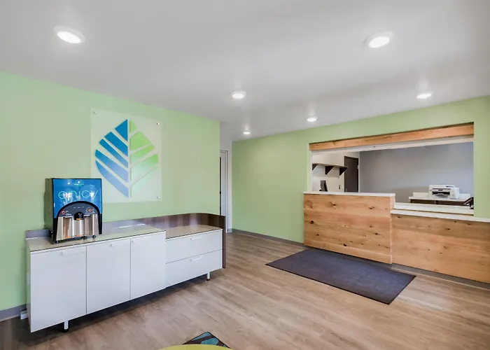 Woodspring Suites - Chicago
