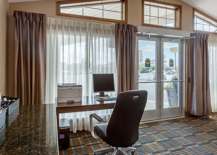 Rodeway Inn & Suites Ontario