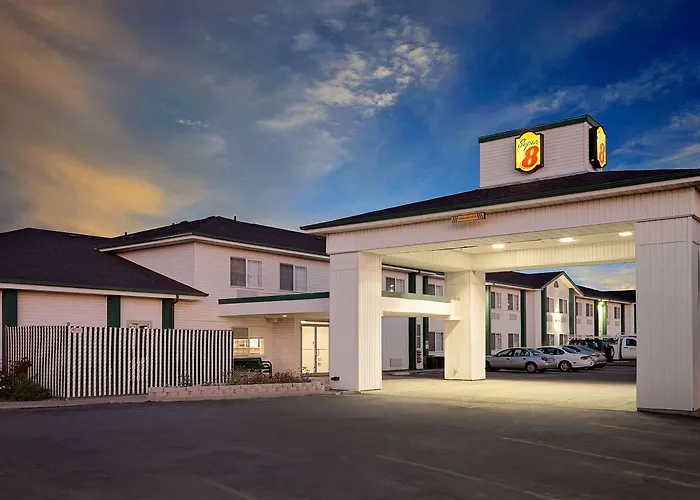Super 8 By Wyndham Battle Mountain