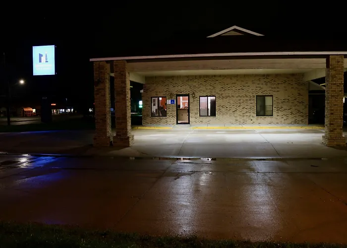Heritage Inn & Suites