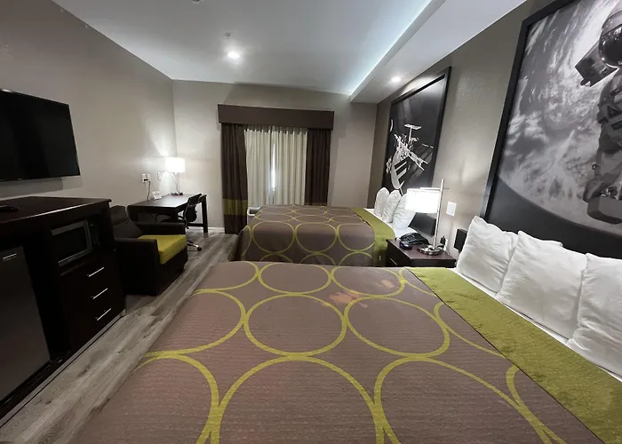 Super 8 By Wyndham Kingwood Houston North