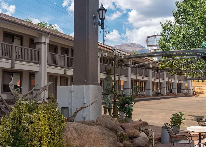 Quality Inn & Suites Manitou Springs At Pikes Peak