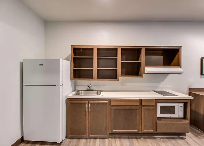 Woodspring Suites Bakersfield Airport