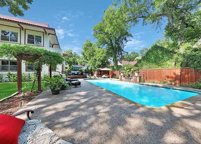 The Lancaster Manor Bed And Breakfast