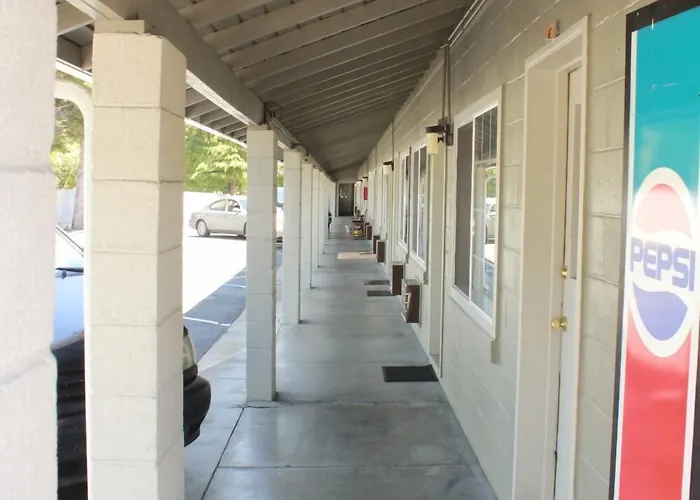 Budget Inn -