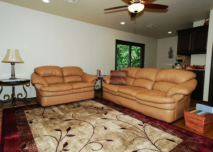 Hidden Meadows Bed And Breakfast