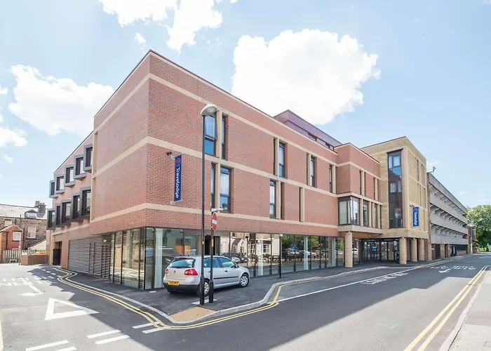 Travelodge Harrogate West Park