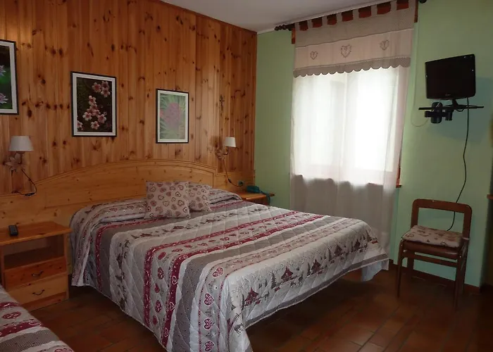 Hotel Corona Branzi