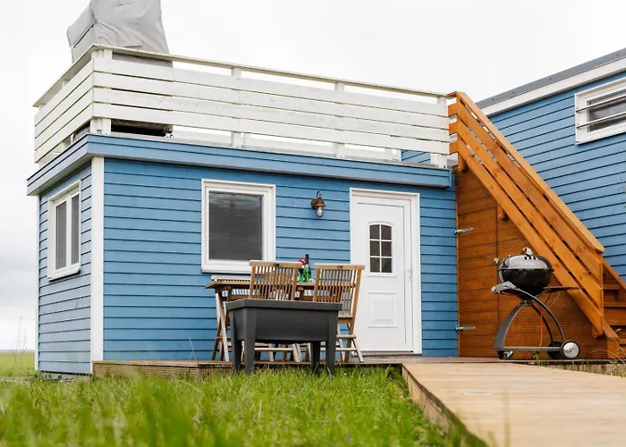 Prima Resort Boddenblick - Camping-Stellplätze - Tiny Houses&Ferienwohnungen in Ostsee Nähe Gross Kordshagen