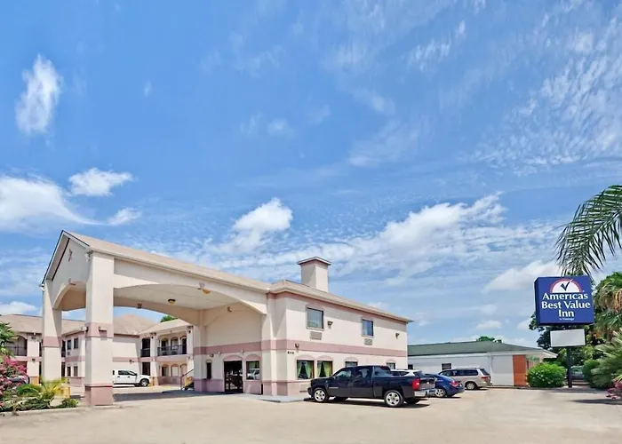 Sapphire Inn & Suites