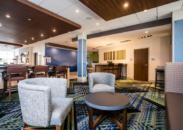 Holiday Inn Express & Suites By Ihg