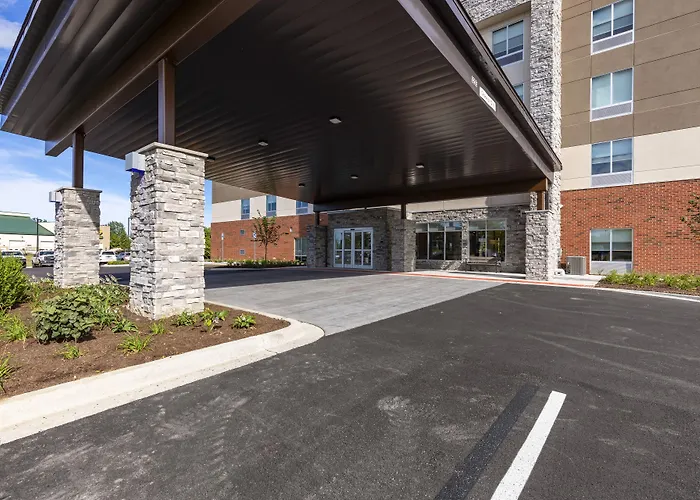 Holiday Inn Express & Suites Chicago - By Ihg