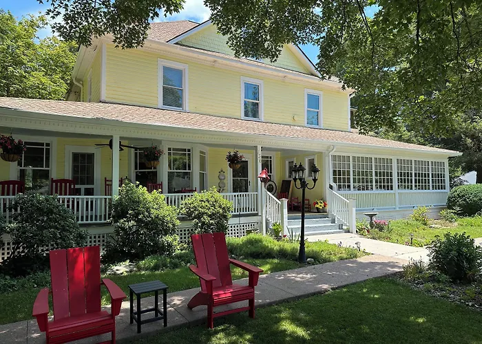 Red Rocker Inn