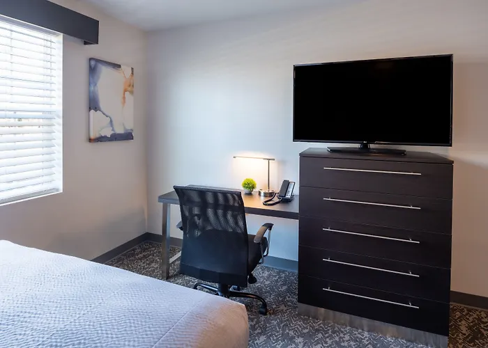 Stayapt Suites Alexandria-Fort Belvoir