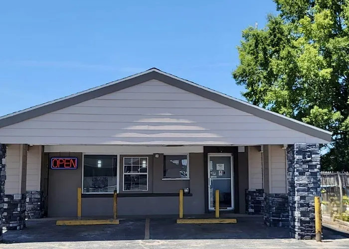 Budget Inn & Suites