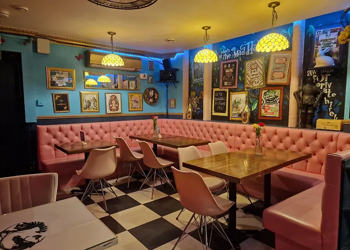 The Mad Hatter'S Guestrooms