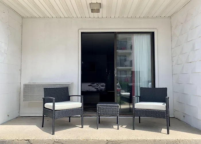 Simple Life Motel