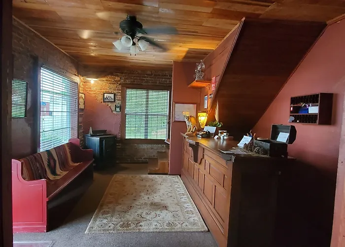 Hootie Creek Guest House Talihina
