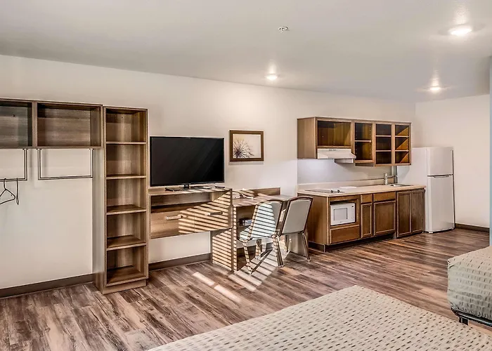 Woodspring Suites West Des Moines