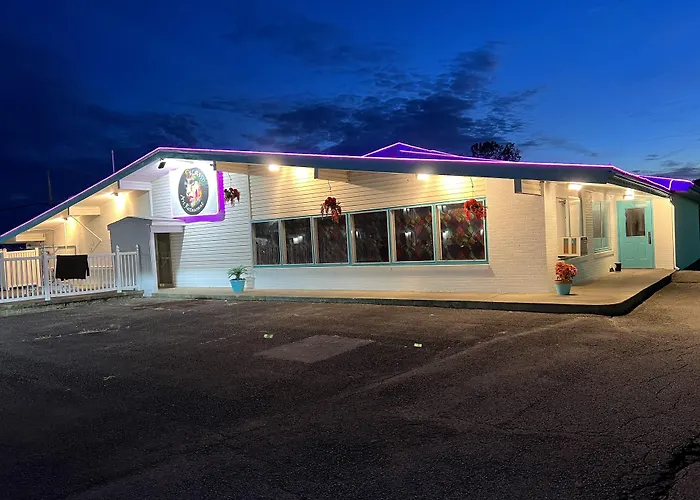 Motel Boutique By Wolf Inn