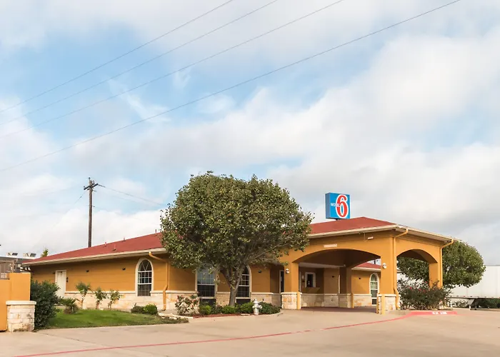Motel 6 Alvarado Tx